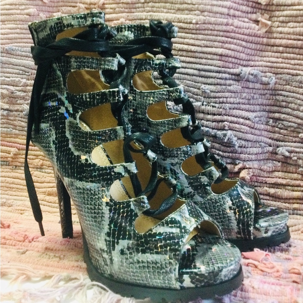 IRIDESCENT BOOTIES - Picture 3 of 10